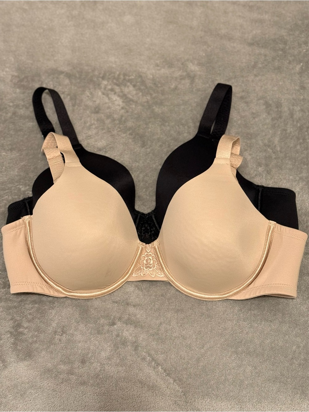 2 Vanity Fair 38C Bra